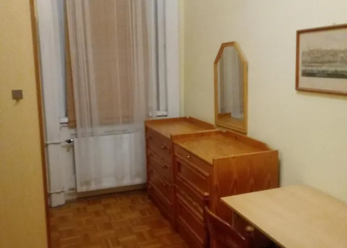 Private Near Corvin With Balcony Appartamento