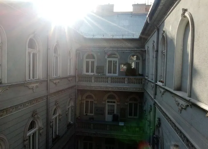 Private Near Corvin With Balcony Appartamento *
